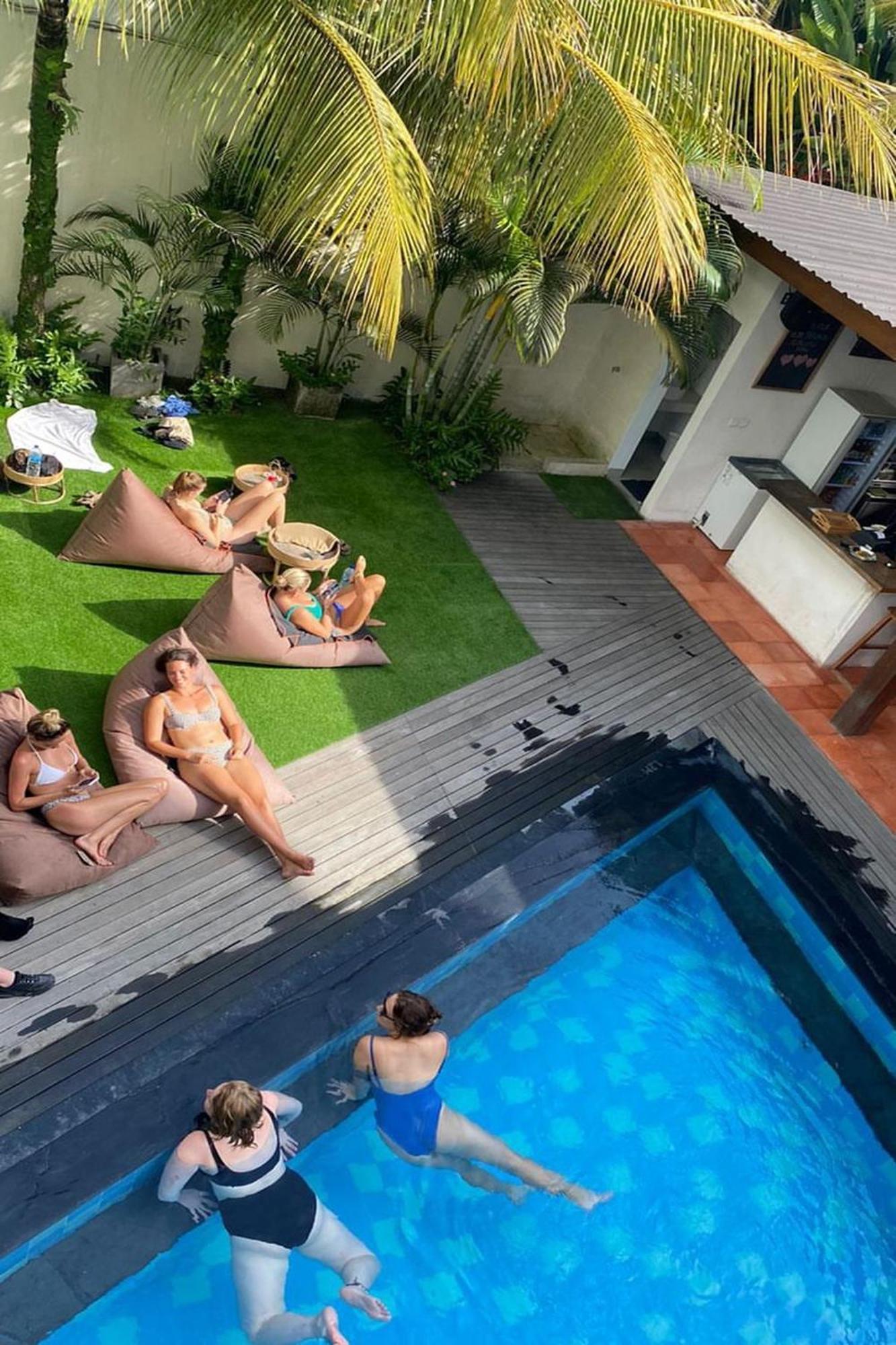 Coco & Pineapple Pants Hostel Canggu Exterior foto