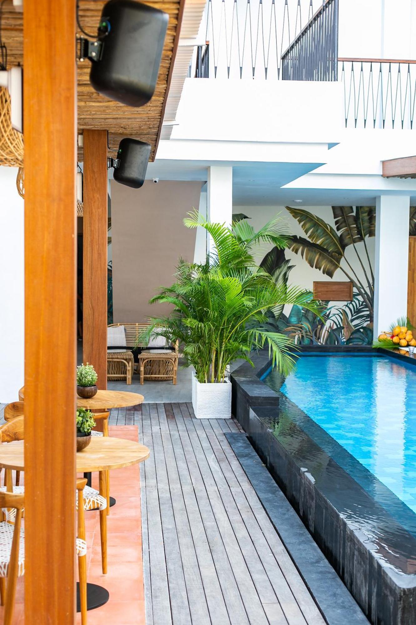 Coco & Pineapple Pants Hostel Canggu Exterior foto