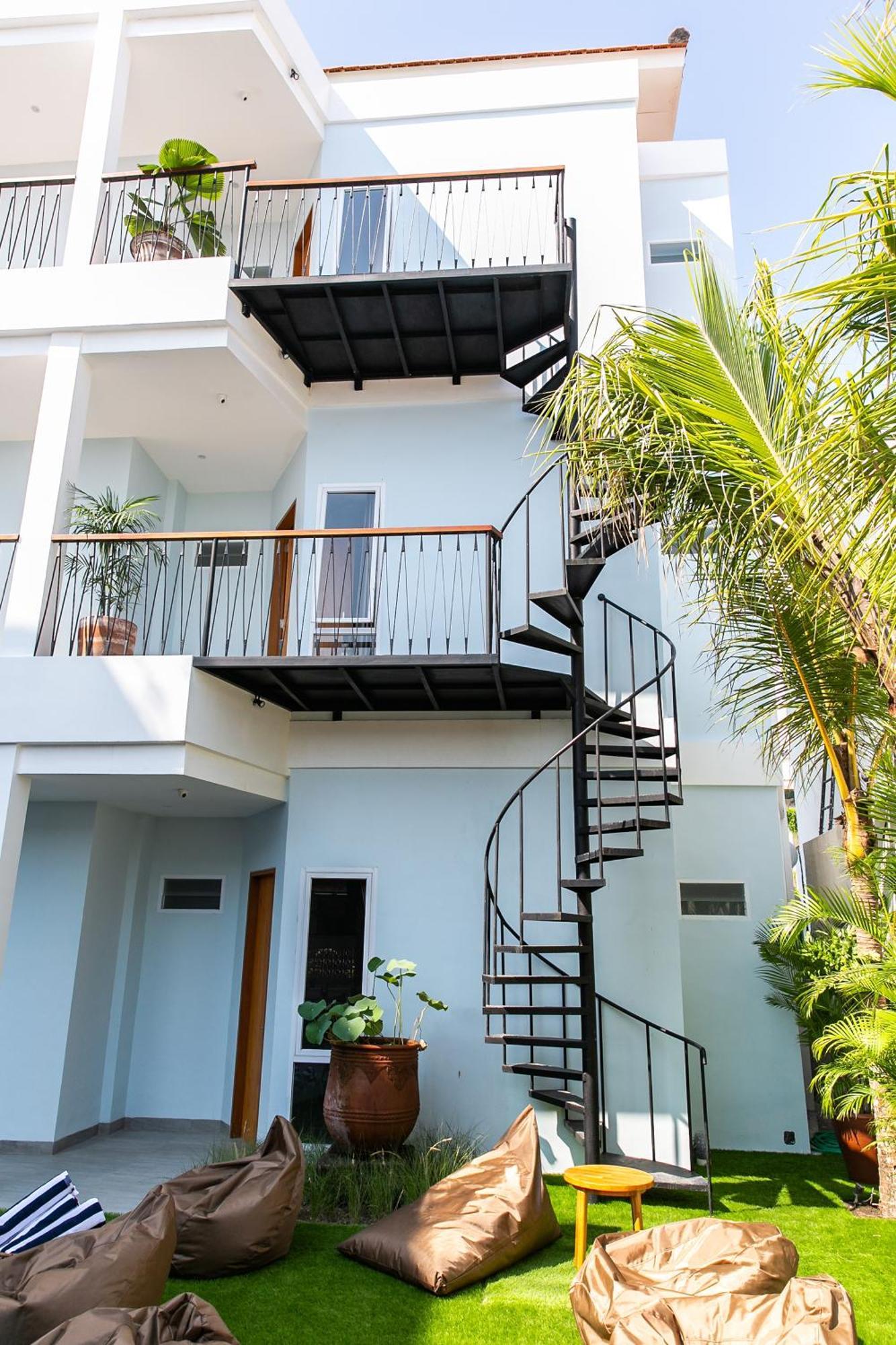 Coco & Pineapple Pants Hostel Canggu Exterior foto